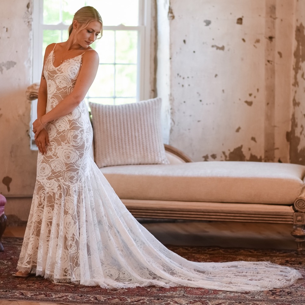 Grace Loves Lace Clo with nude lining